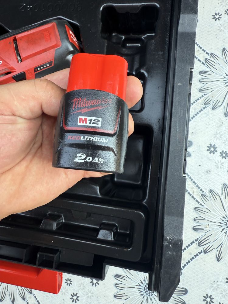 Акумулаторен безчетков саблен трион Milwaukee M12CHZ-0, 12 V