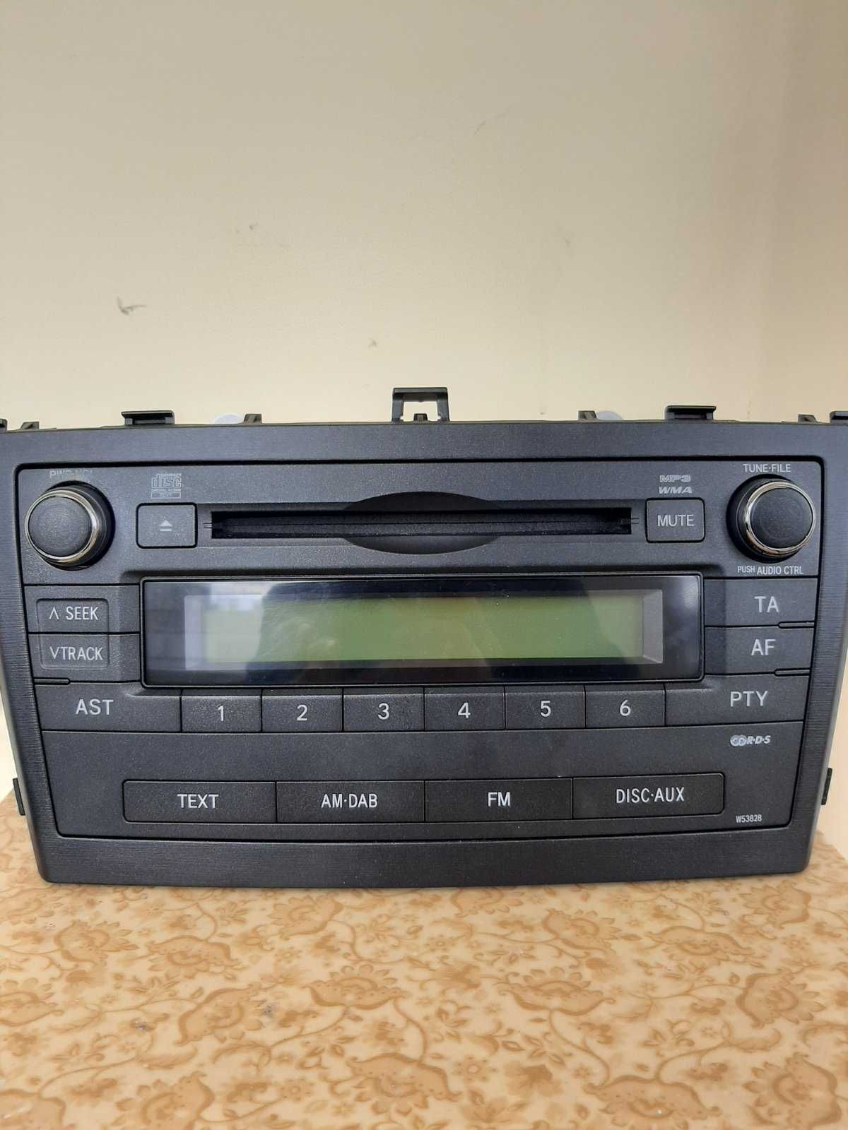 CD радио за Тойота Авенсис Т27 / Toyota Avensis t27