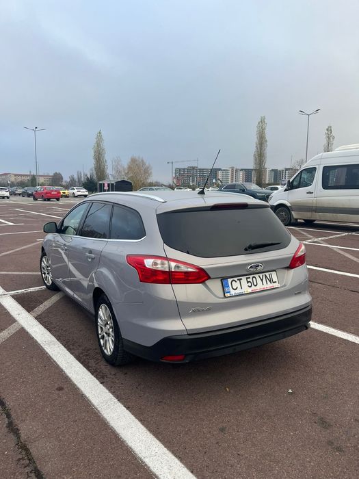 Vând Ford focus 3