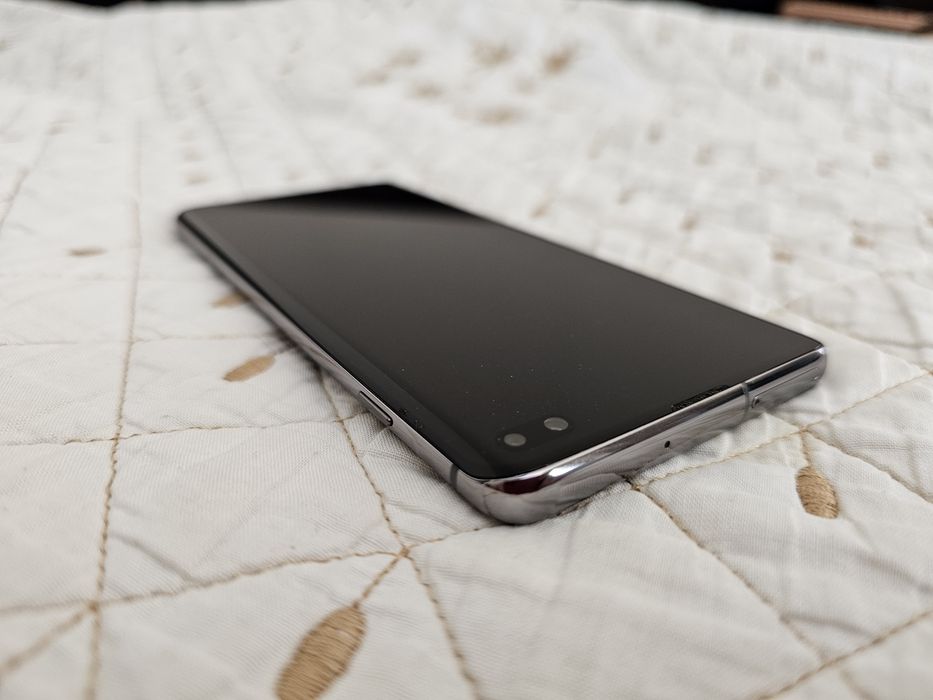 Samsung Galaxy S10+ / 1 TB / Ceramic Black