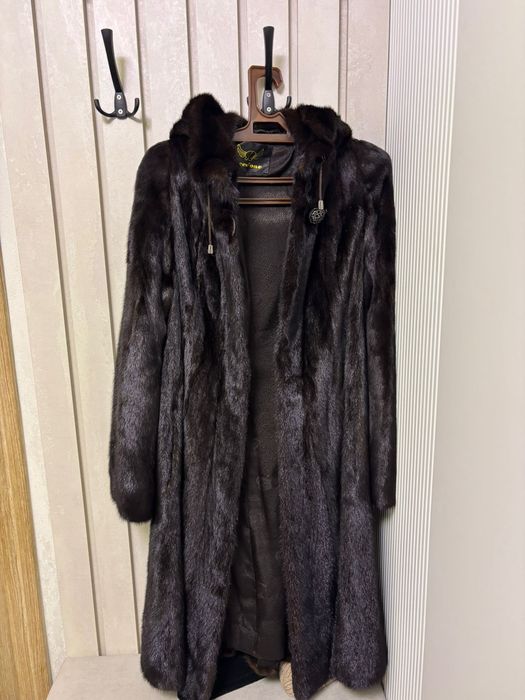 Продам норковую шубу