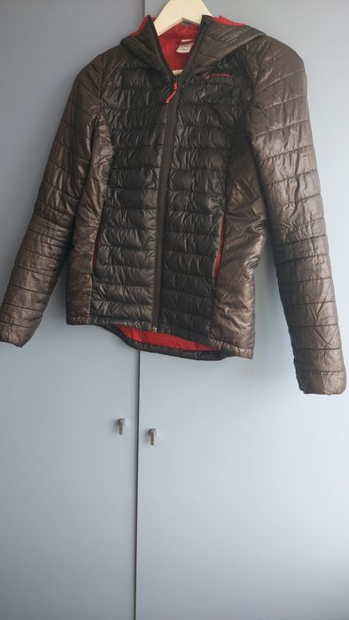 Vând geaca dama Quechua S