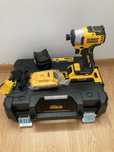 DeWalt 18V XR безчетков ударен винтоверт