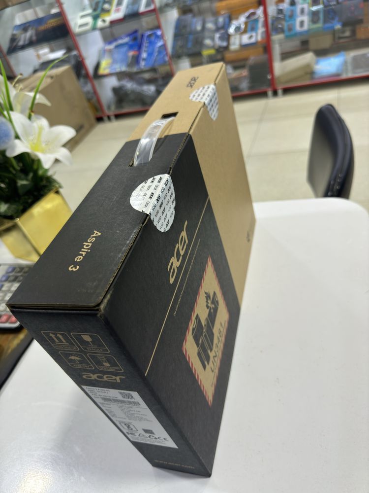 Acer lite modeli N4500 8/256 ssd lik eng songi modeli yangichasi