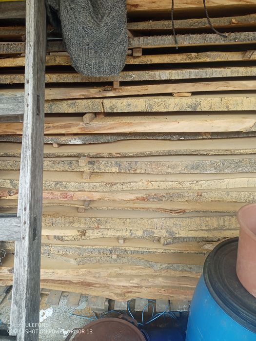 Vând scândură și dulapi de cireș