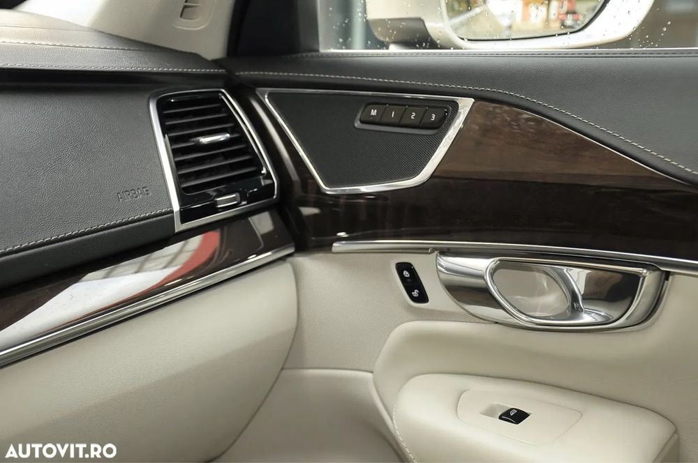 Volvo XC90 D5 235 CP/ 7 Locuri/ Panorama / Inscription full piele