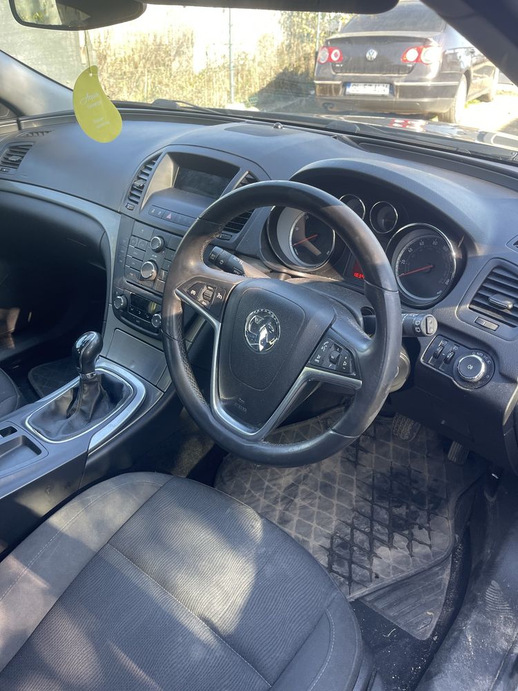Dezmembrez opel insignia a20dt