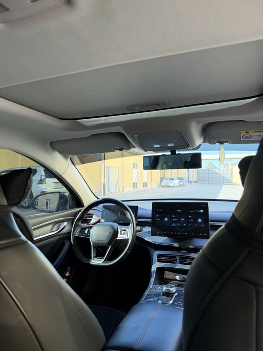 Chazor BYD salondan olingan