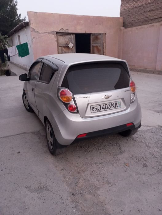 Spark 2011 kulrang 2 krug yurgan kraskasi noza 2 detalda petnosi bor