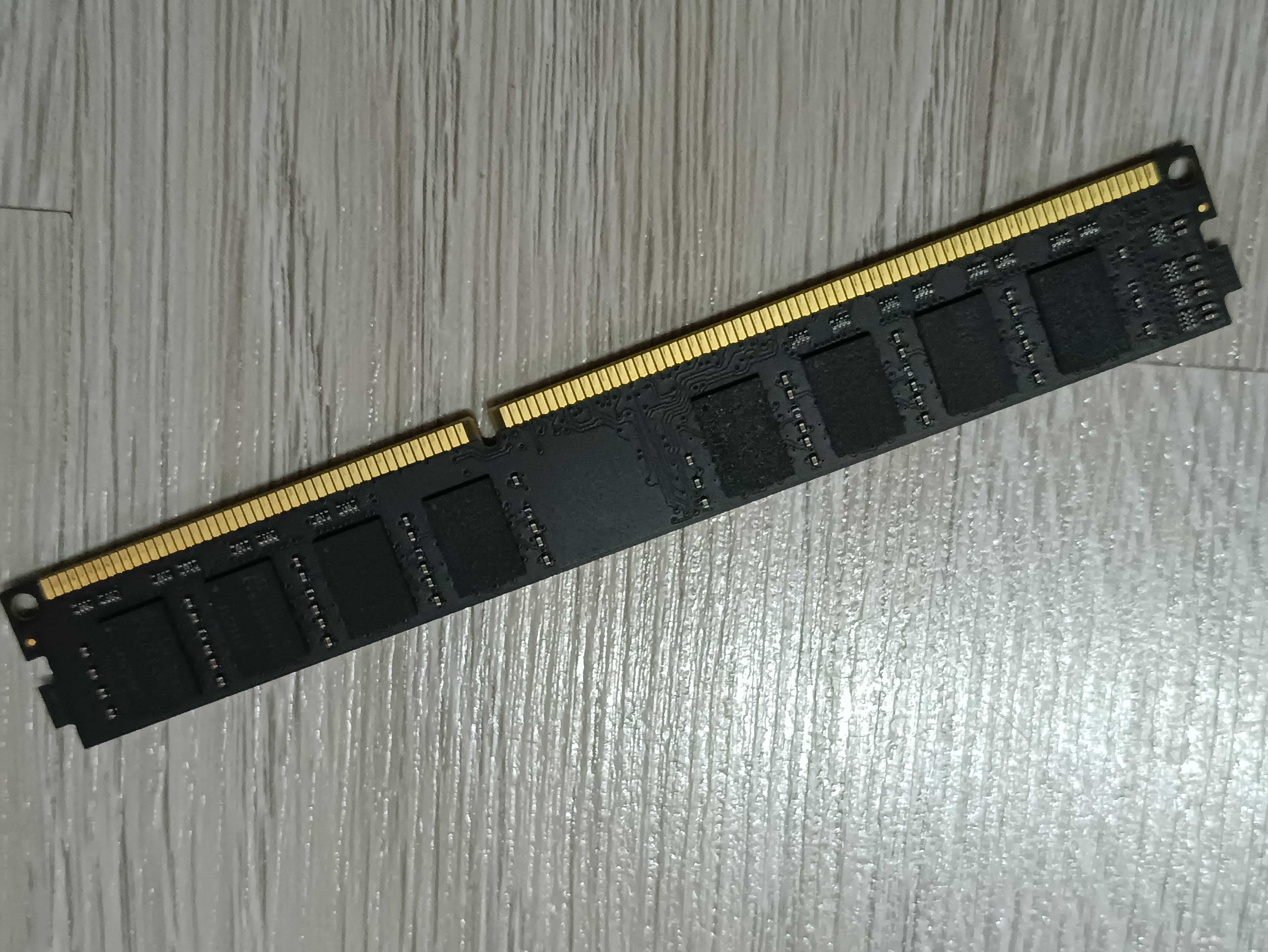 Оперативная память 4Gb DDR3 1066Mz