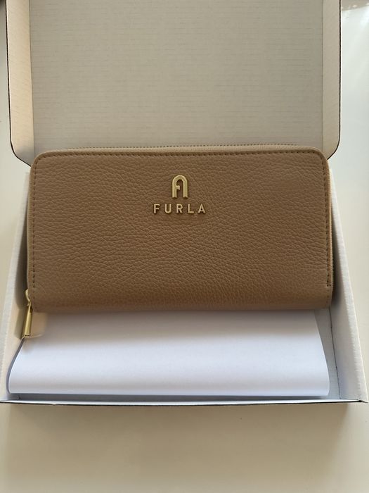 Дамски портмонета FURLA. Различни видове