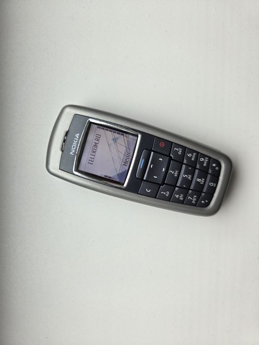 Nokia 2600 - telefon simplu cu butoane