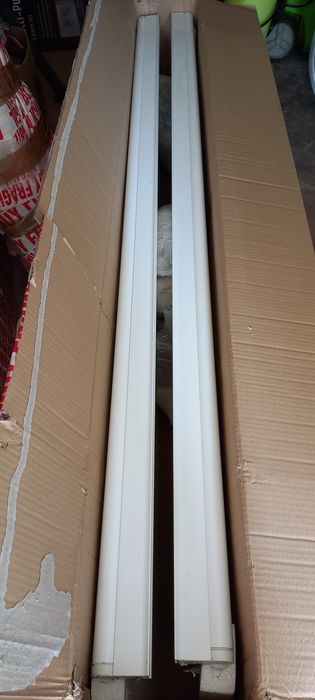 Cadiță și ușă duș