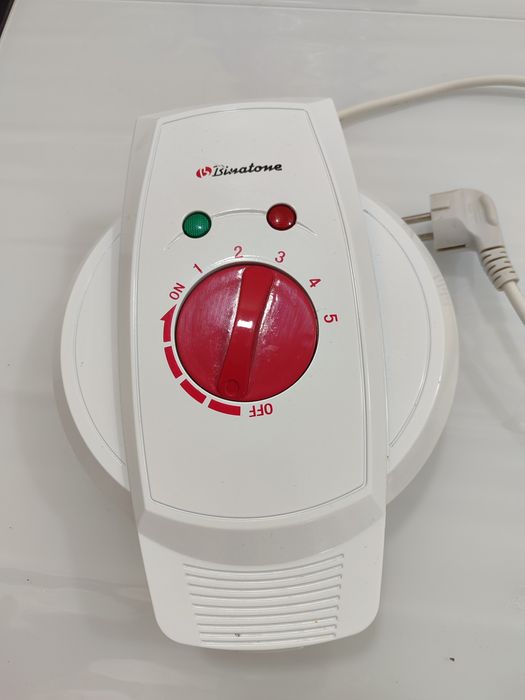 Электровафельница фирма Binatone