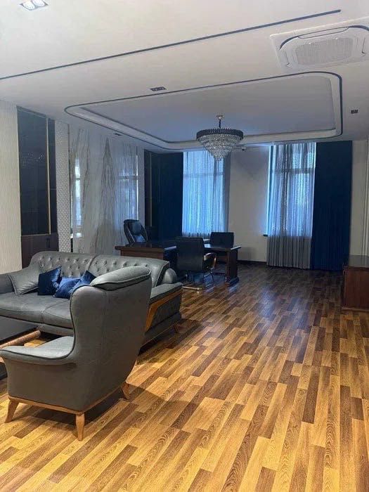 Сдается офис Чинабад санатория
300м2