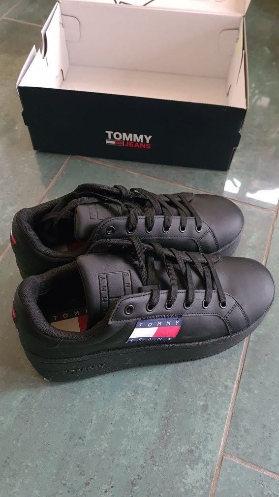 Sneakers TOMMY HILFIGER nr.38