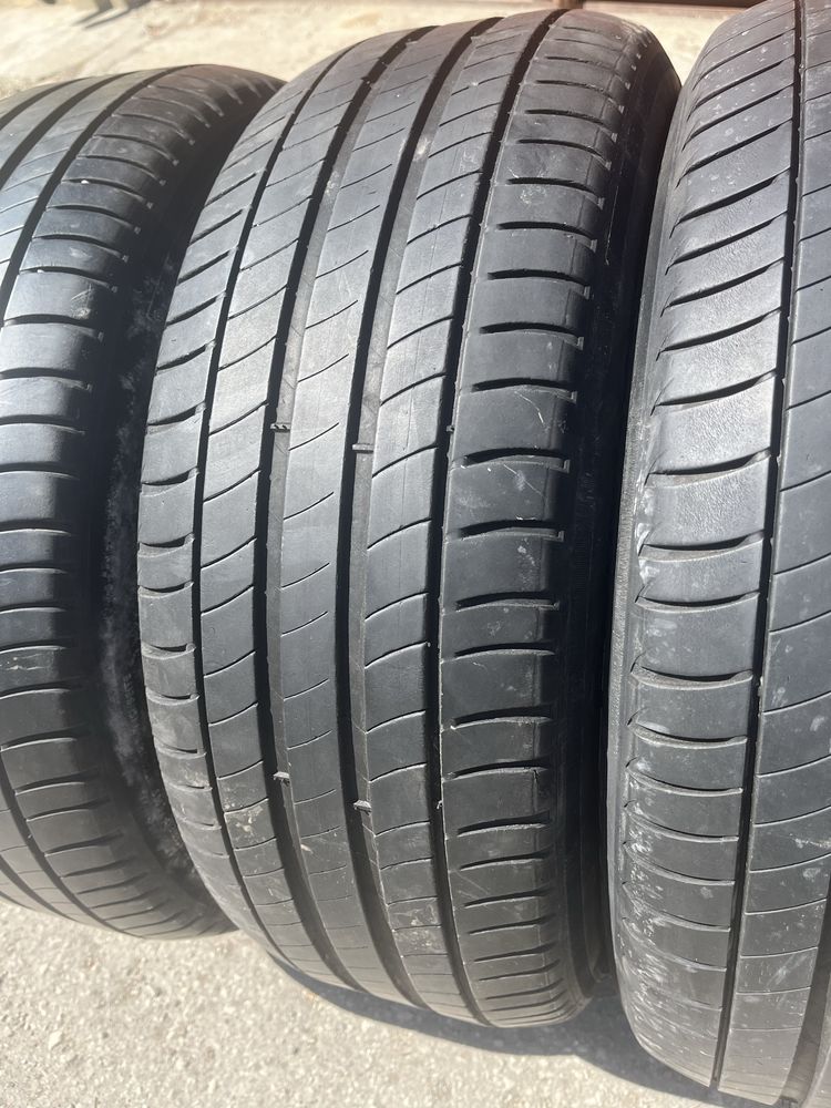 4 бр. летни гуми 215/55/17 Michelin DOT 1018 5-5,5 mm
