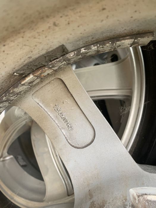 Jante cu anvelope de iarna 215/60 R17 din aliaj