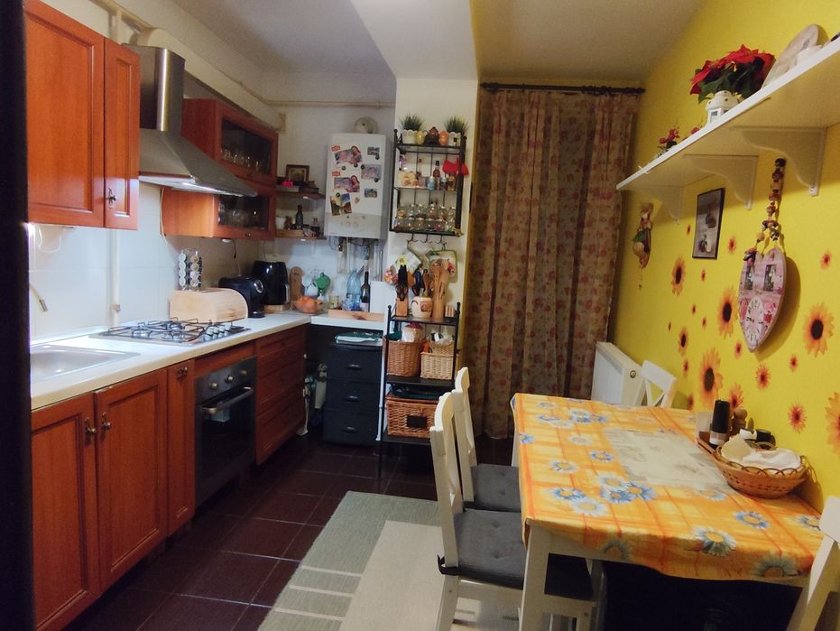 Apartament 2 camere decomandat Etaj 1 Zona Ford Ferval