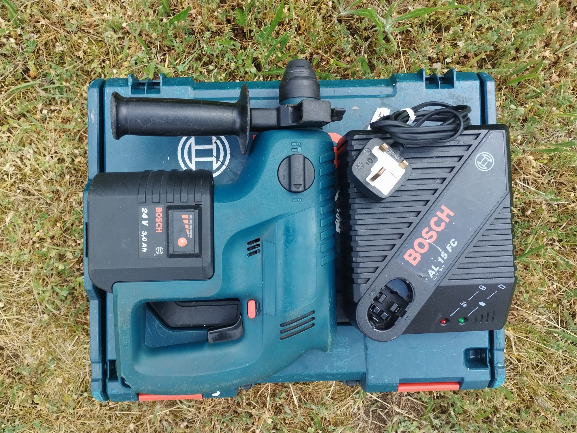 Професионален Перфоратор BoschHammer 24v SDS (Синята Версия)