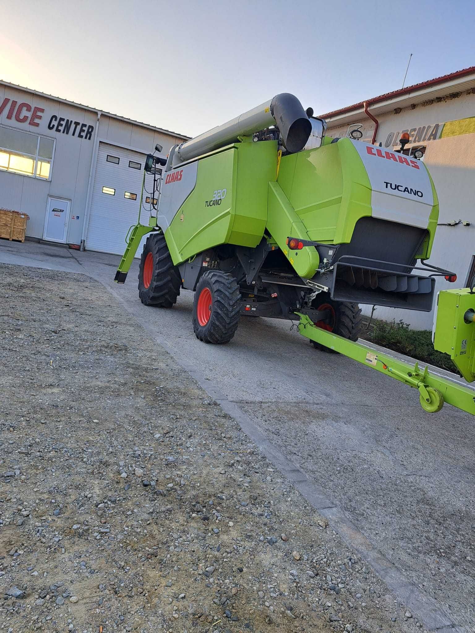 Combina CLAAS TUCANO 320
