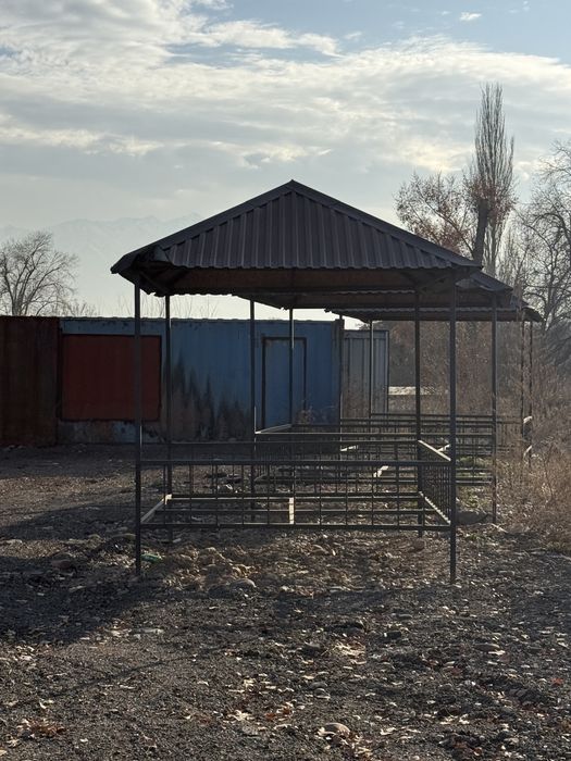 Топчан с крышей