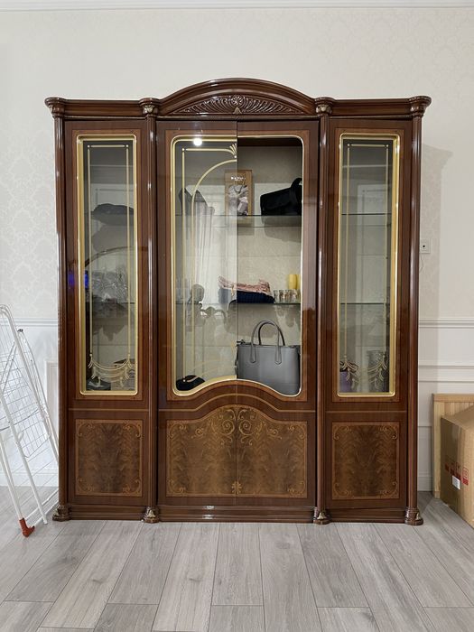 Продам шкаф доя гостинной