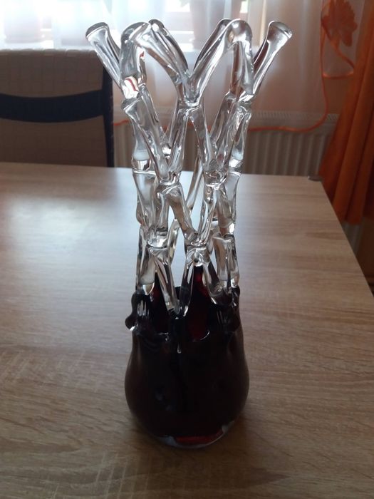 Vaza sticla flori.Pret 50 lei.