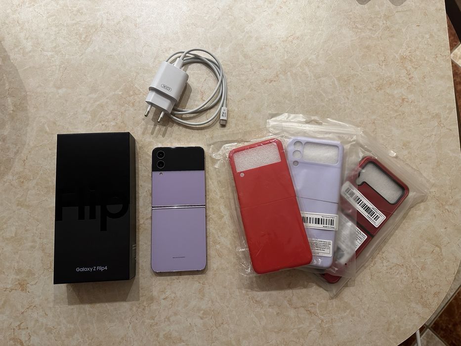 Samsung Galaxy Z Flip 4, 256GB/8RAM