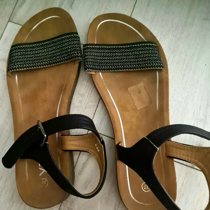 Sandale purtate o singura data