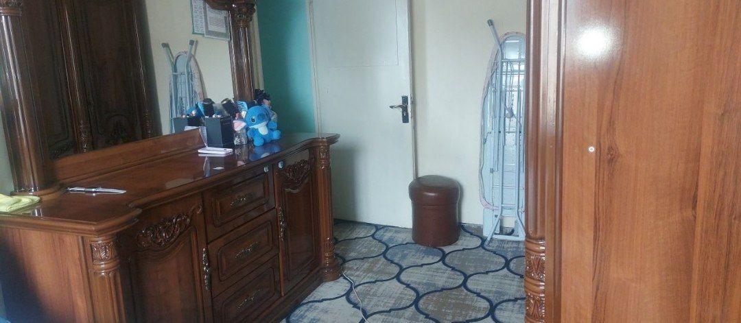Yunusobod 18 kv 3 xona Srochno uy sotiladi