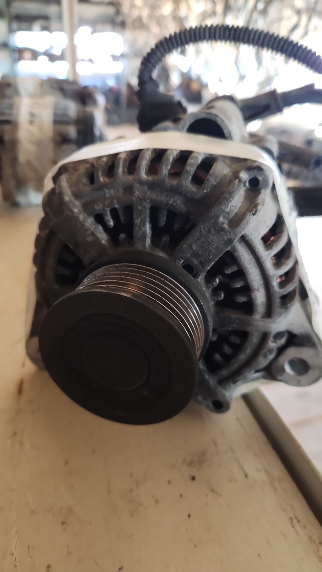 Vând Alternator  hyundai santa fee 2000 diesel