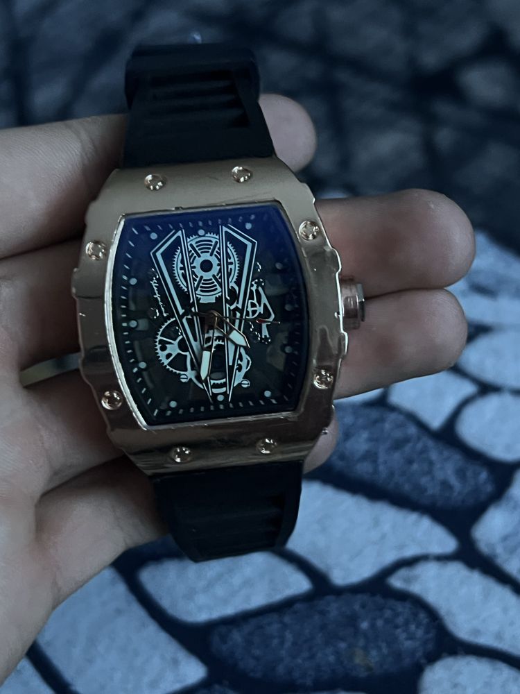 Часовник по принципа на richard mille уверявам ви ,че ще ви обогати