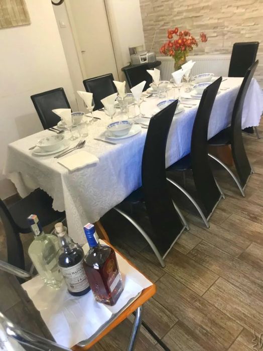 CRACIUN 2025 Moieciu , inchiriez  4 camere + living cu bucatarie