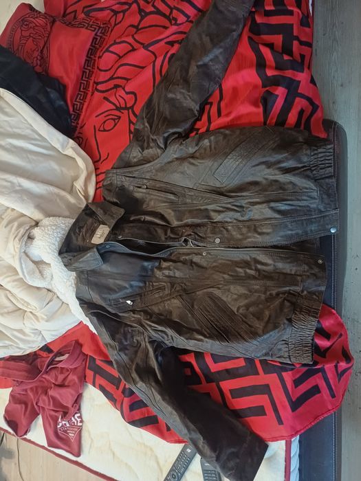 продавам красиво кожено яке полушуба немско със  свалящи ръкави