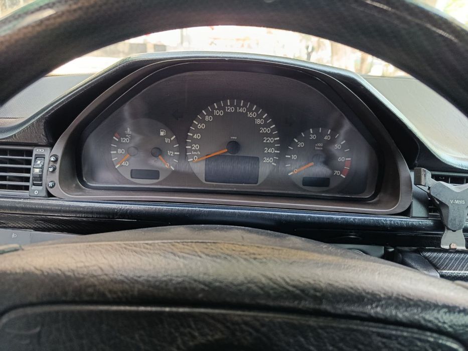 W124 сотилади  104, 3.2