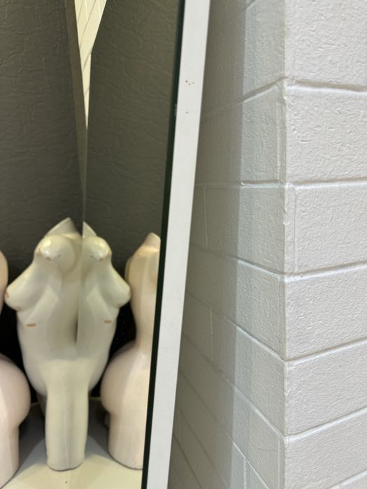 Зеркало большое на подвесах