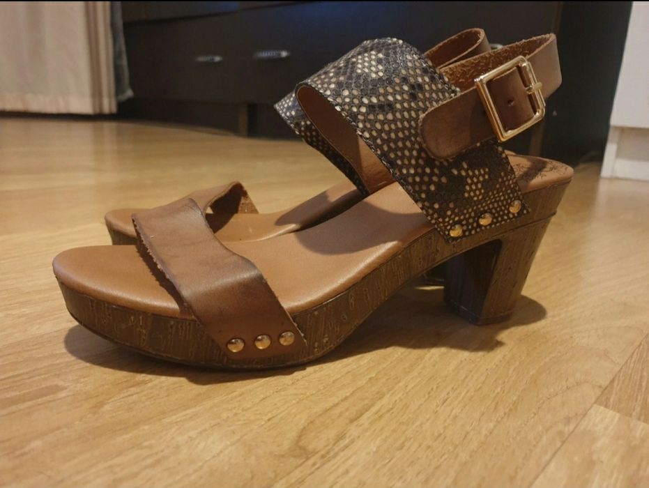 Sandale maro comode 38