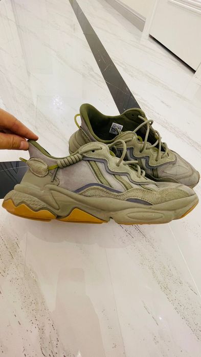 Кроссовка   adidas , в отличном состоянии