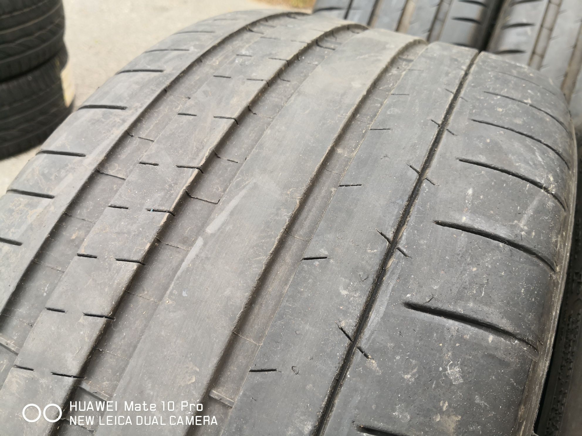 295 35 20 цола задни и 255 40 20 предни гуми спорт пакет Michelin