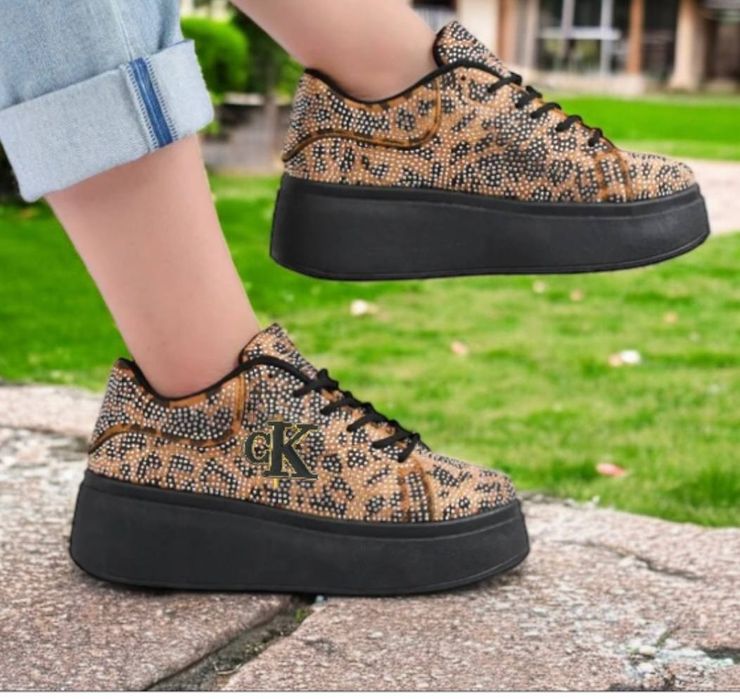 Adidași damă cu platforma