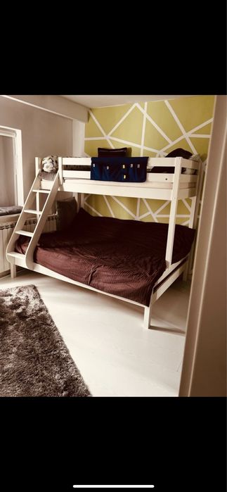 Pat supraetajat , stare impecabila,salteaua mare bonus