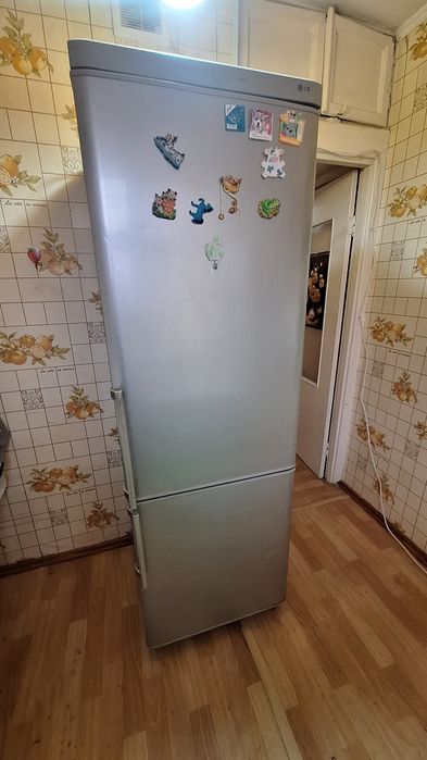 Продам холодильник