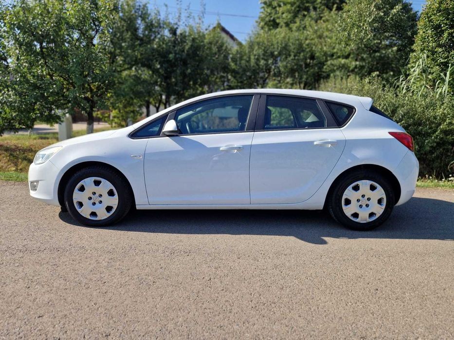 Opel Astra J 1.6 Benzină 116 CP 2010