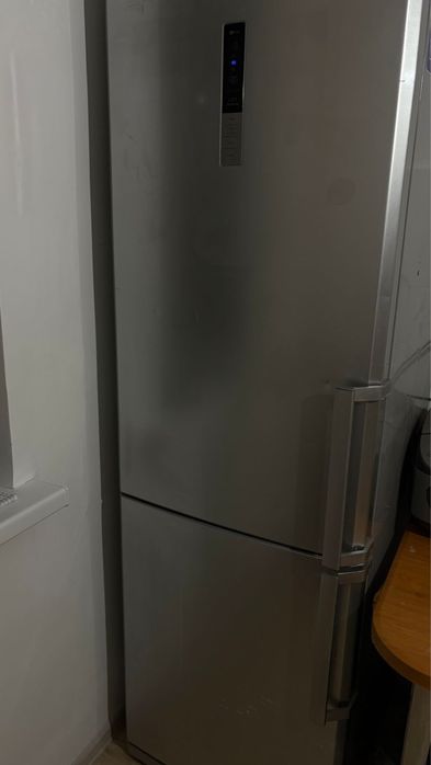 Продам холодильник LG — серый цвет!
