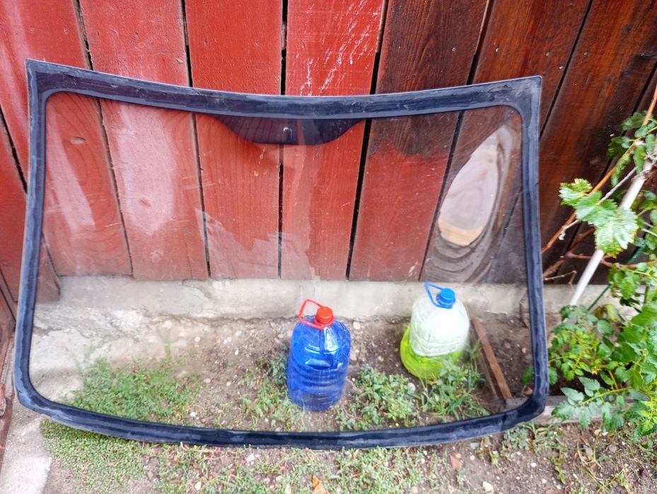 Parbriz Matiz și spoiler spate în n stare bună