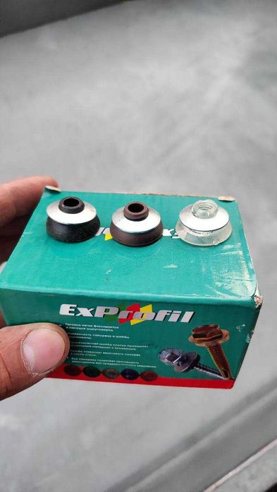 Лексан (Казахстан 10-20 лет гарантии) имеется все свои аксессуары.