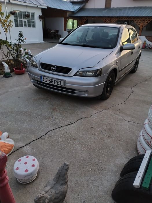 Opal de vânzare an 2002