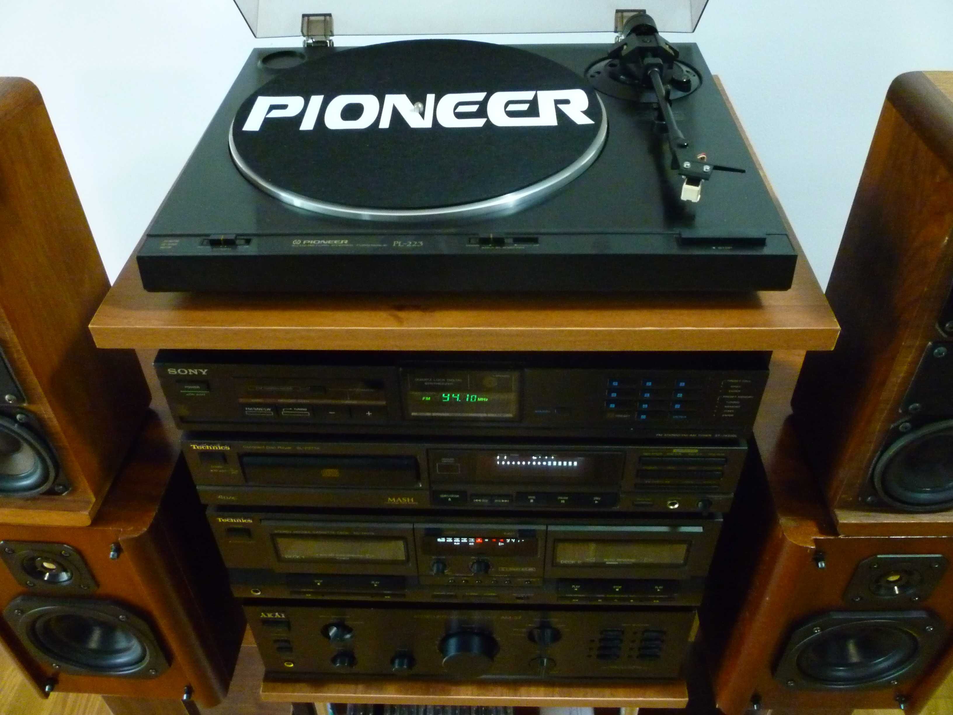 hi-fi audio  system   vintage
