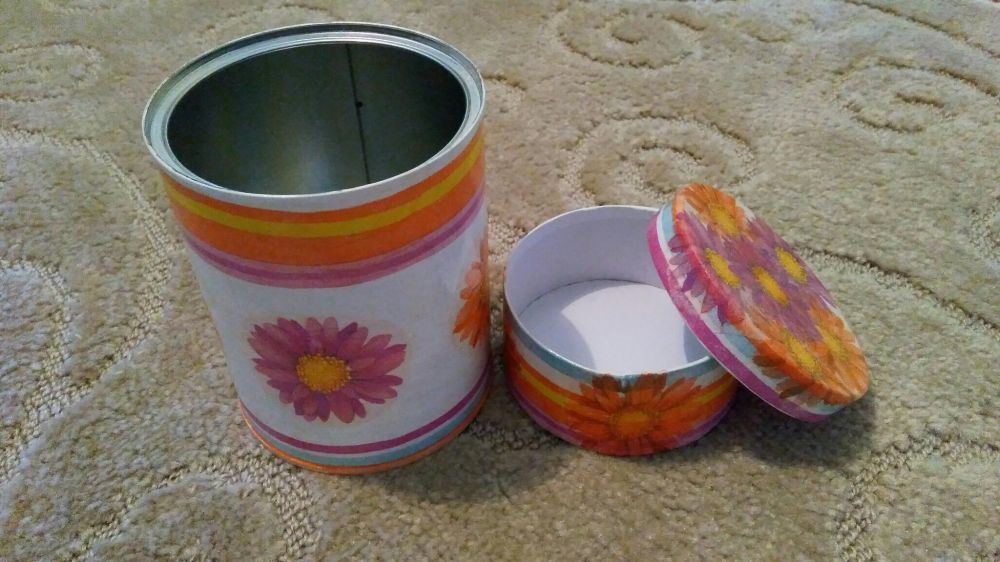 Буркани декорирани с техника декупаж